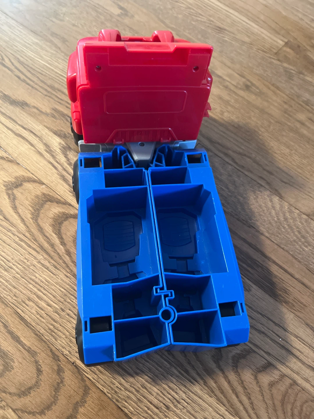 Red and Blue Transforming Robot Toy - photo 2