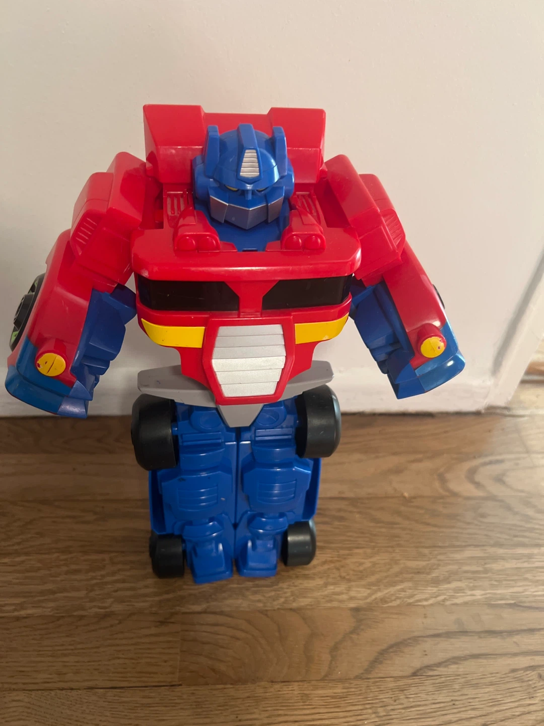Red and Blue Transforming Robot Toy - photo 3