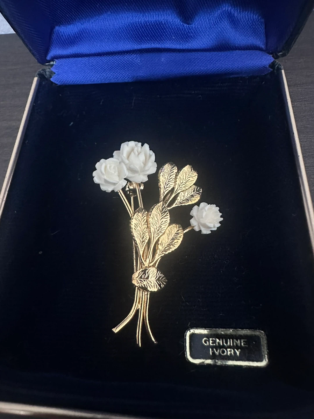 Queen Isabella Genuine Ivory Rose and Leaf Brooch - photo 4