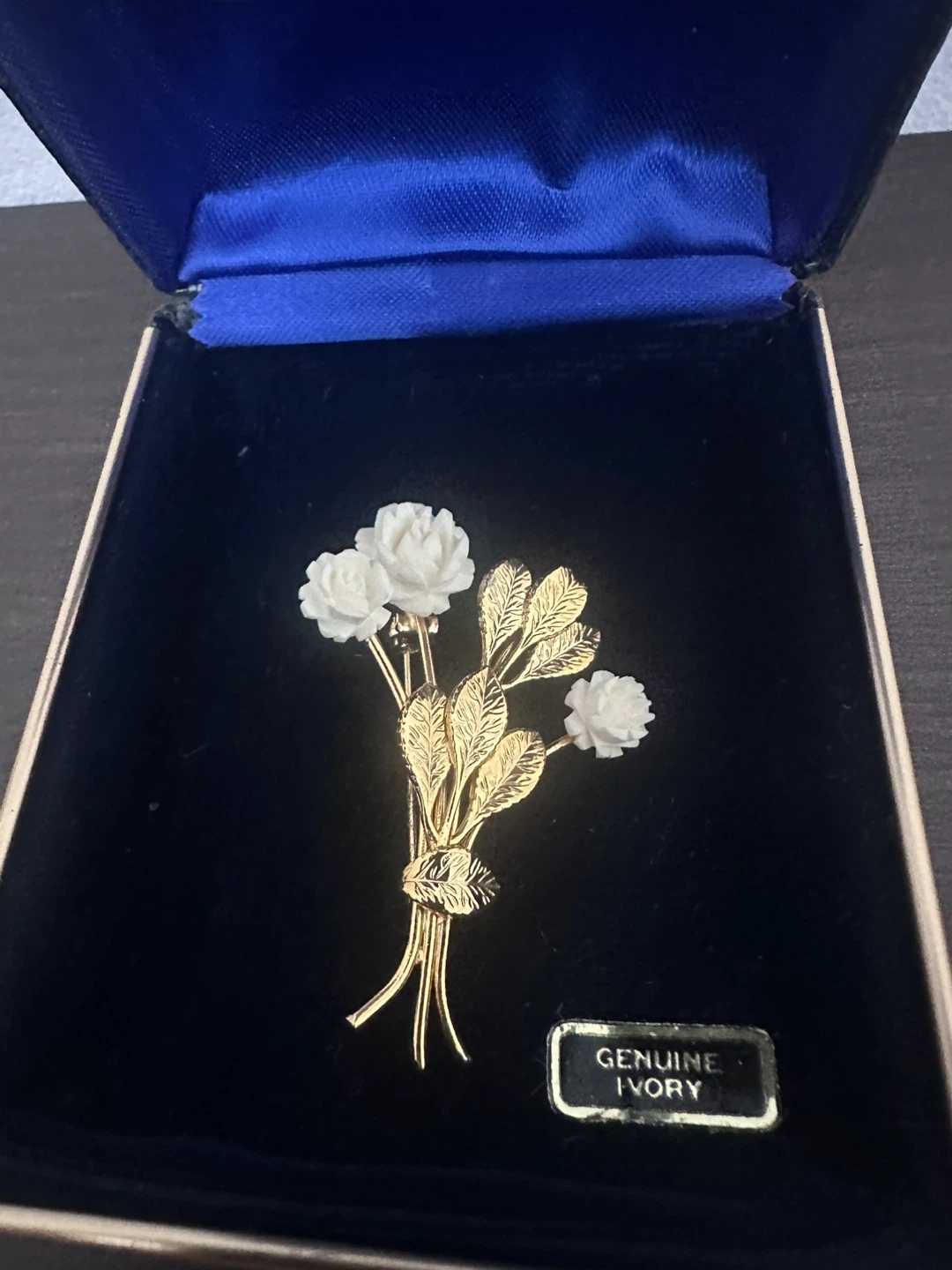 Queen Isabella Genuine Ivory Rose and Leaf Brooch - photo 3