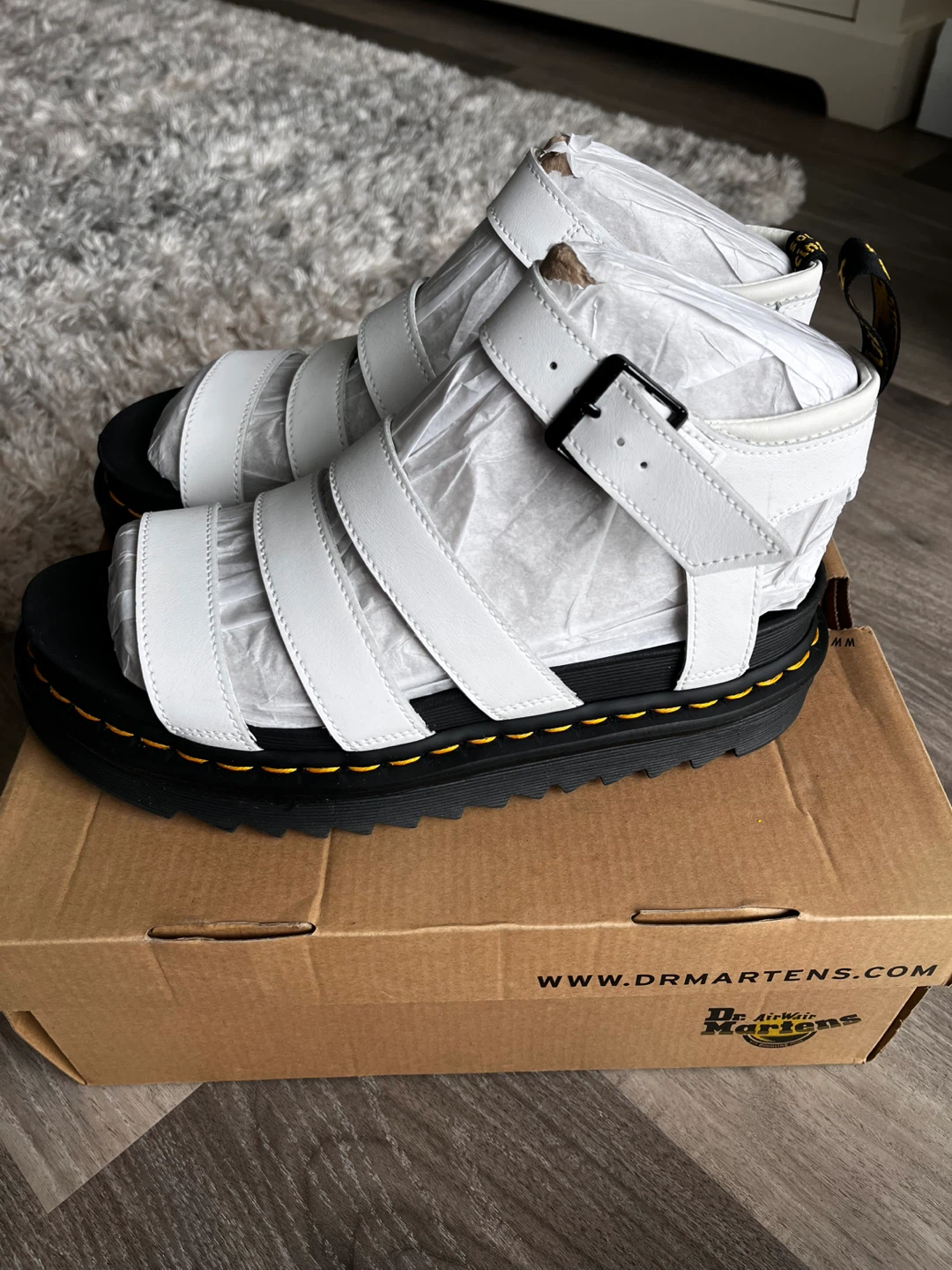Dr. Martens Blaire White Hydro Sandals US 9 - photo 2