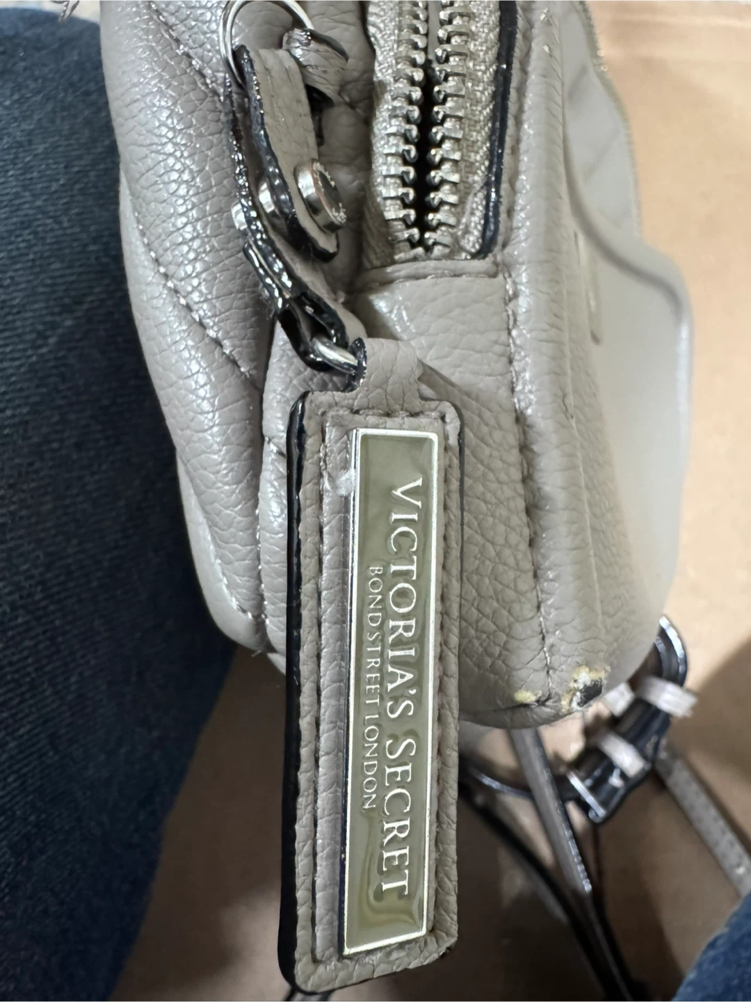 Victoria's Secret Gray Chevron Quilted Mini Backpack - photo 5