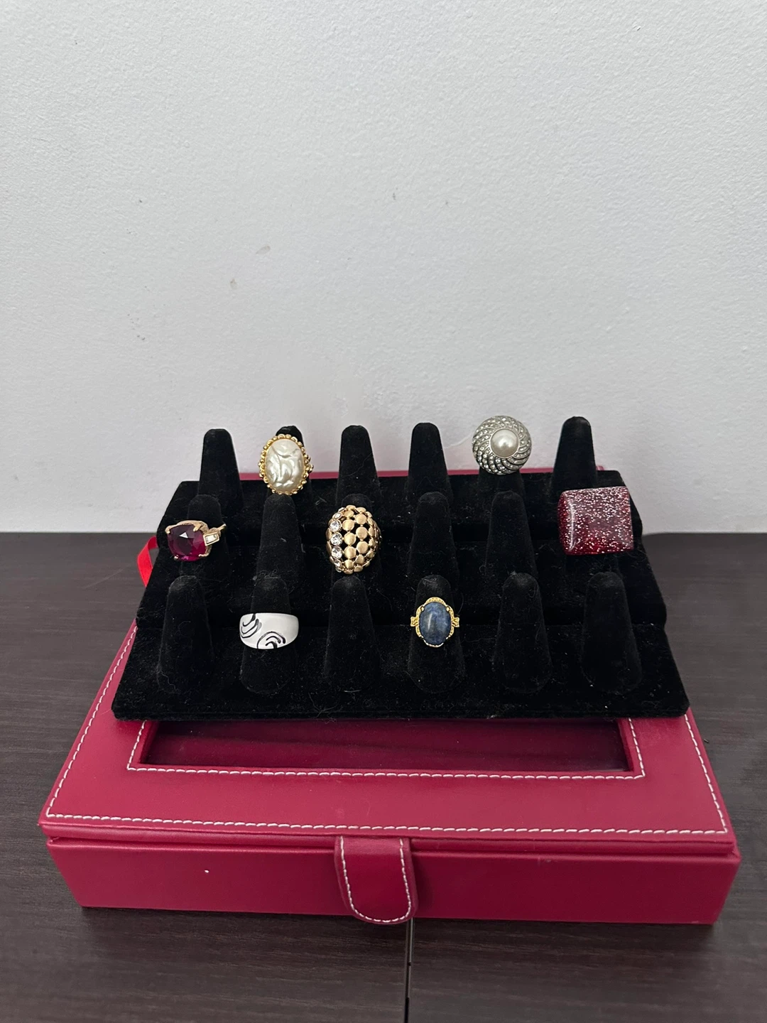 Costume Jewelry Rings & Red Faux Leather Ring Organizer Box - photo 2