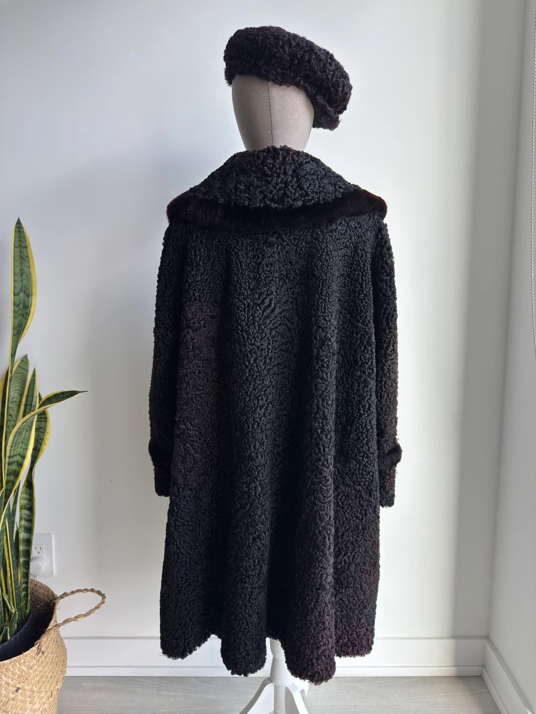 Vintage Black Persian Lamb Coat with Matching Hat - photo 4