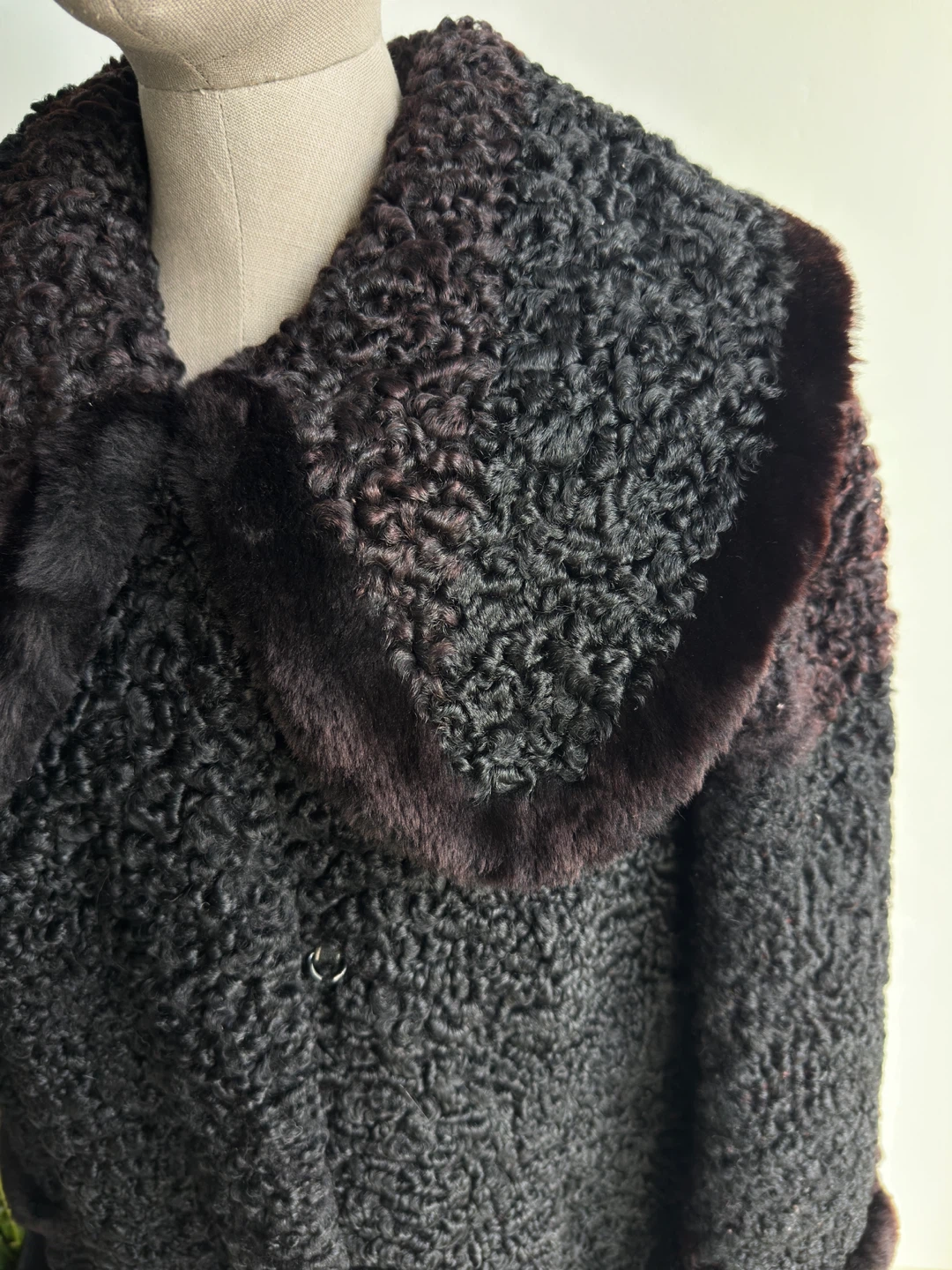 Vintage Black Persian Lamb Coat with Matching Hat - photo 5