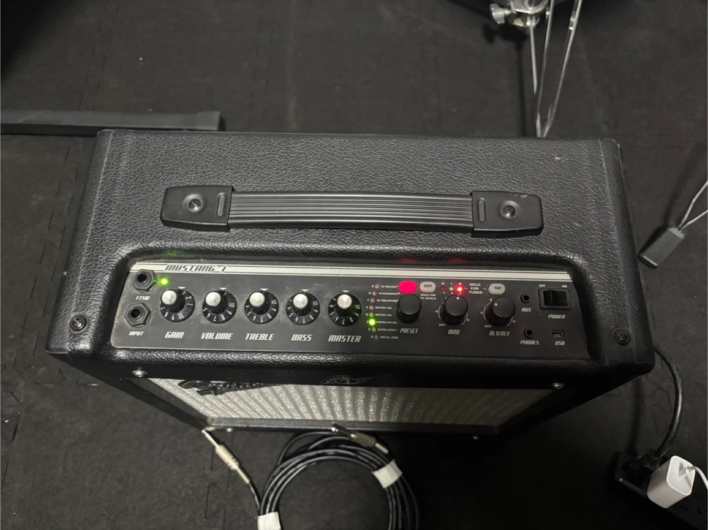 Fender Mustang I (V.2) Guitar Amplifier - photo 2