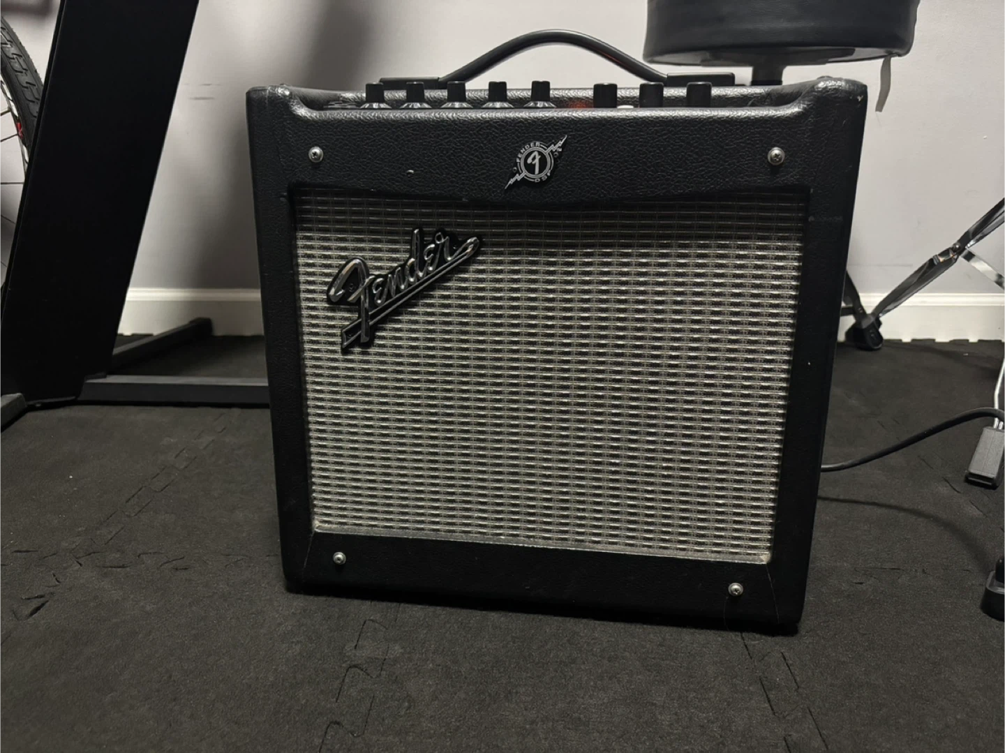 Fender Mustang I (V.2) Guitar Amplifier