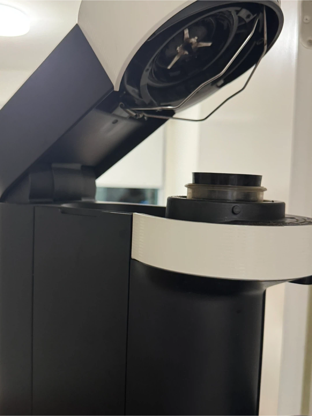 Nespresso VertuoPlus Coffee and Espresso Machine by De'Longhi - photo 3