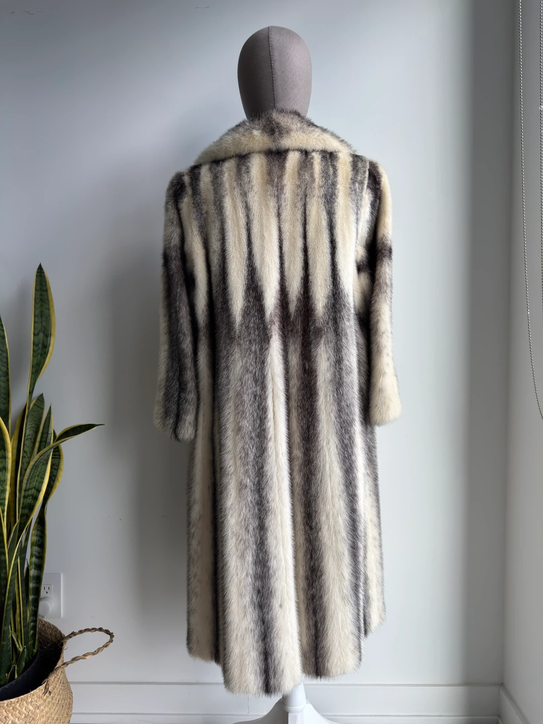 Arctic Marble Mink Fur Coat - photo 4
