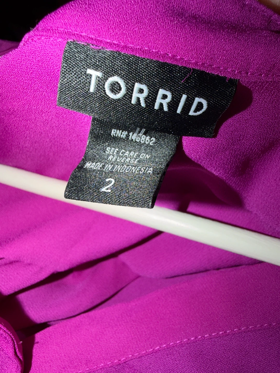 Torrid Purple V-Neck Blouse Size 2 - photo 3