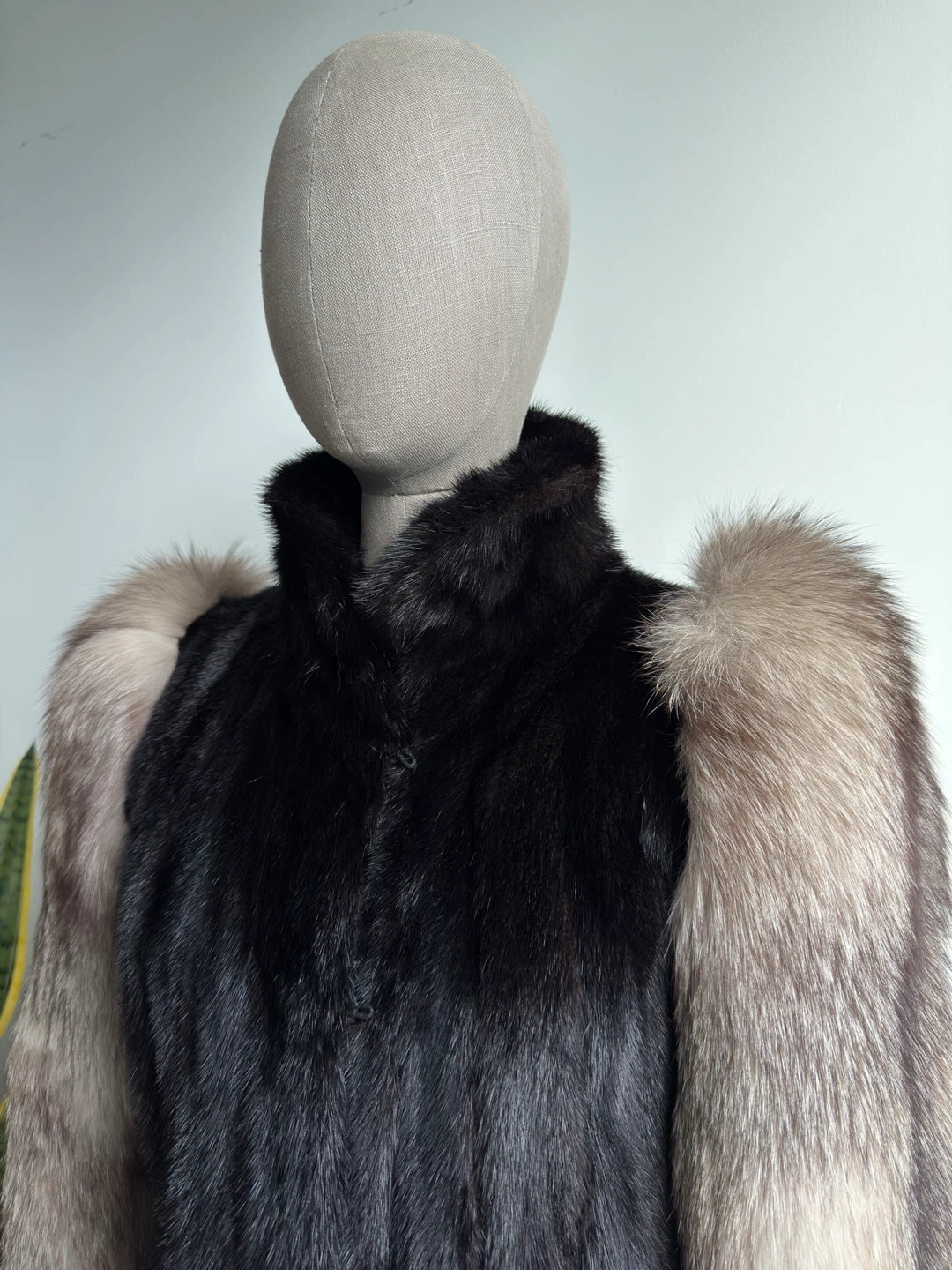 Mink & Crystal Fox Fur Coat - photo 5