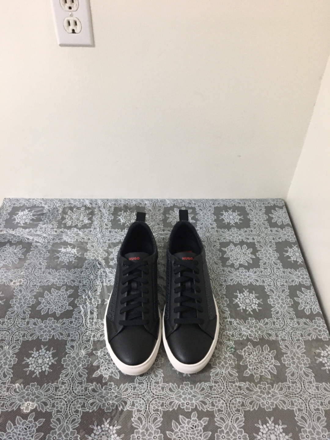 HUGO Men's Black Low-Top Sneakers