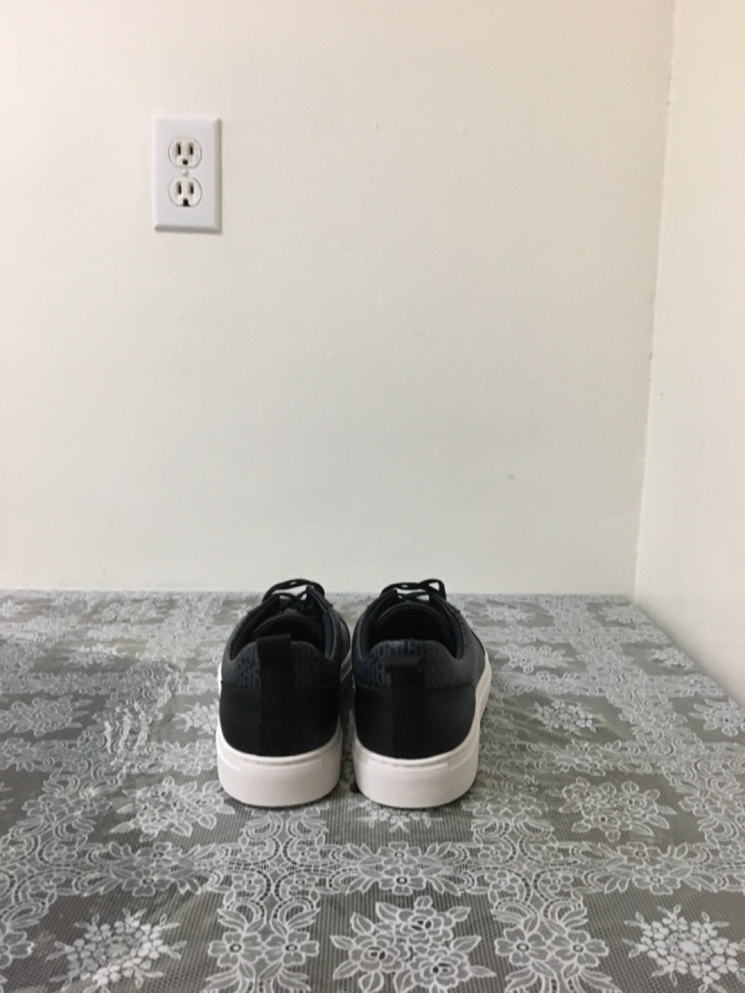 HUGO Men's Black Low-Top Sneakers - photo 3