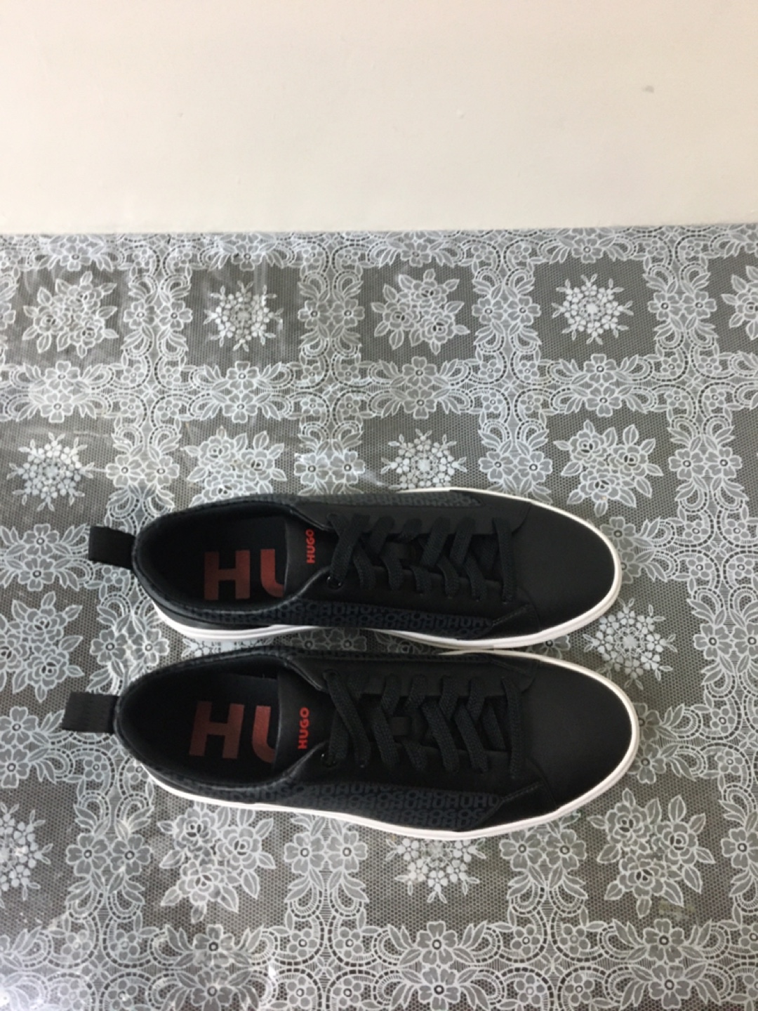 HUGO Men's Black Low-Top Sneakers - photo 4