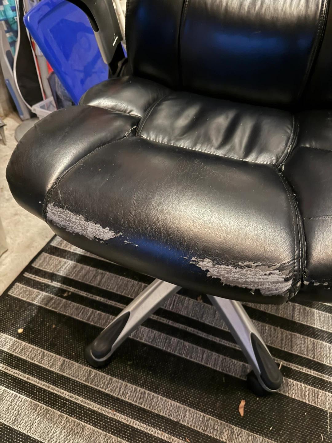 Black Executive Office Chair - photo 2