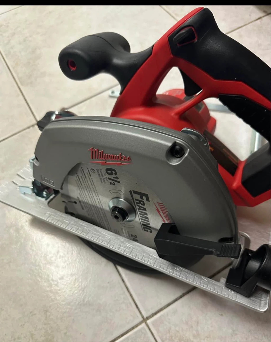 Milwaukee 6-1/2" Circular Saw - photo 3