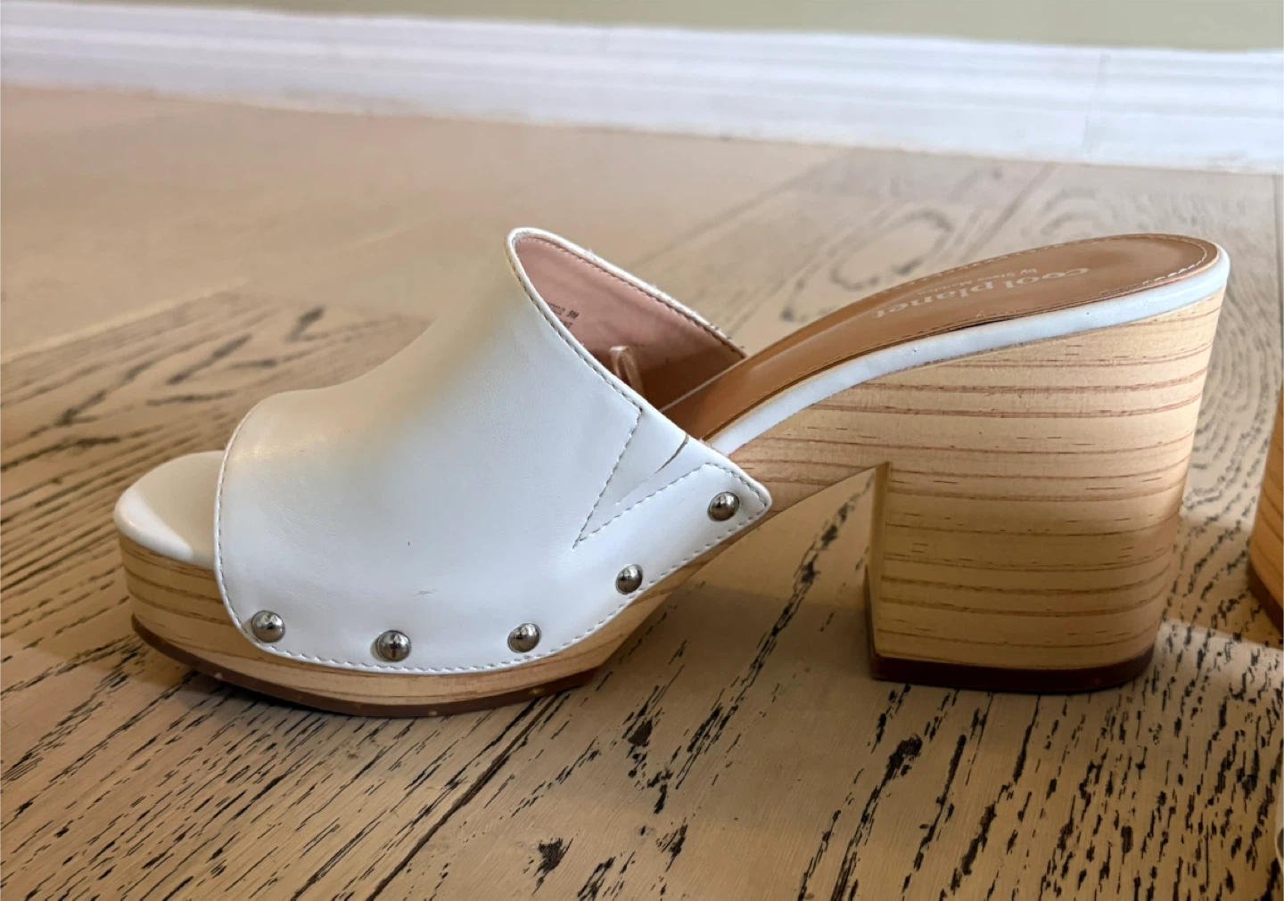 Cool Planet by Steve Madden White Clogs - Size 9 - photo 2