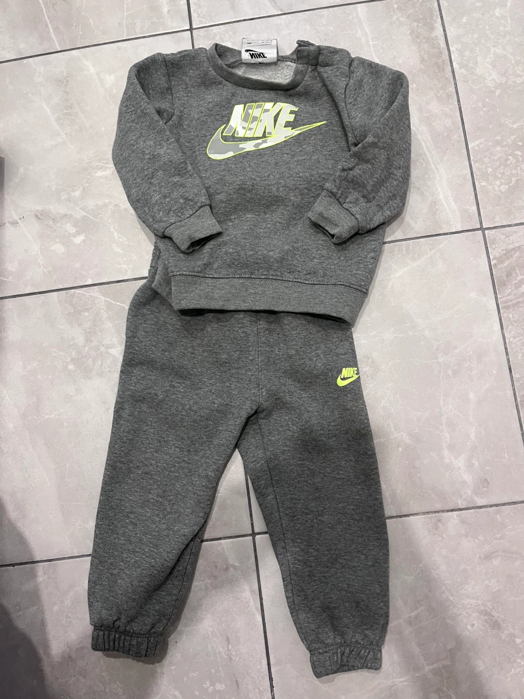 18 month Nike Toddler Sweatshirt and Pants Set Grey 18M