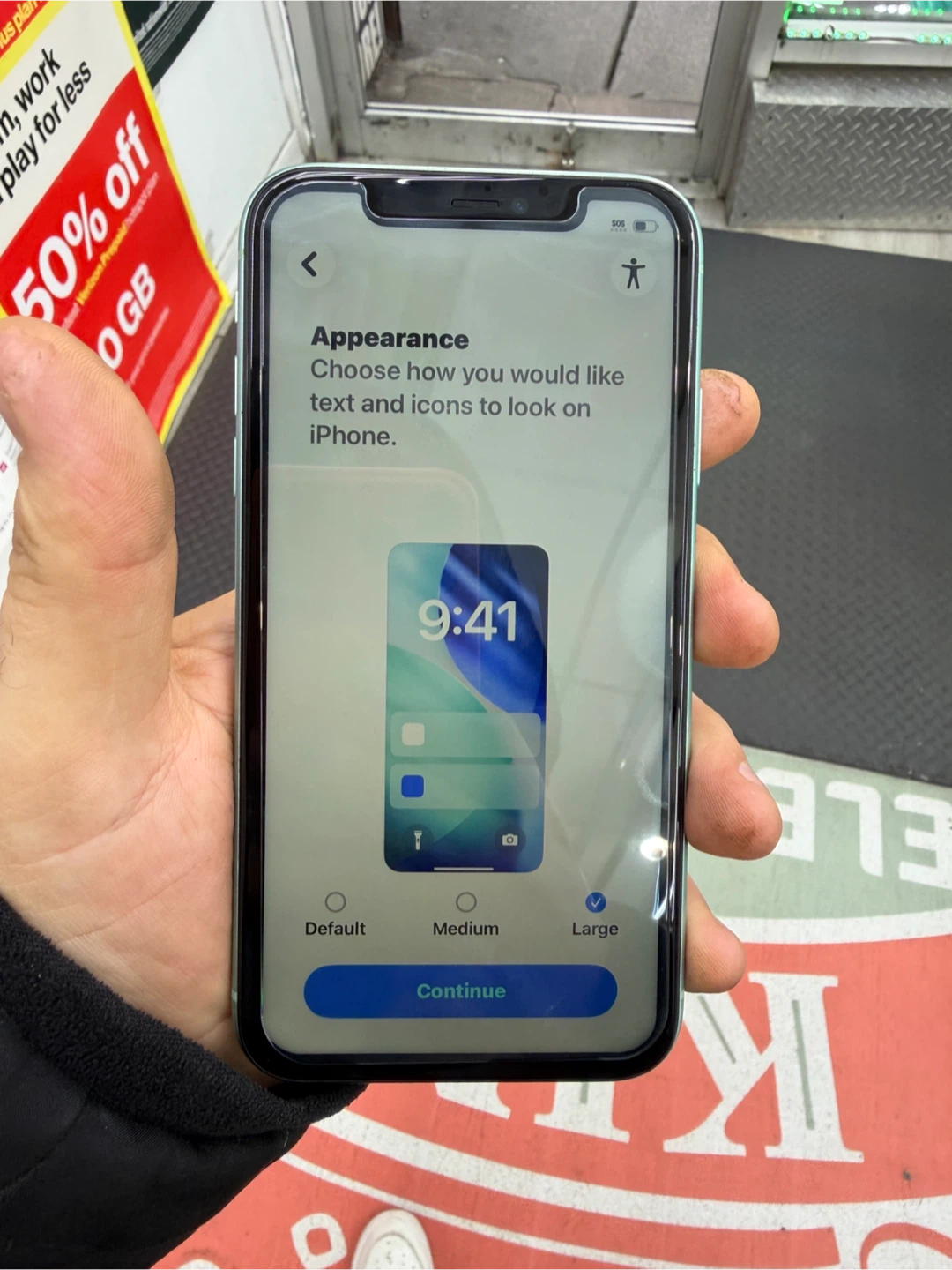 Apple iPhone 11 256 GIG unlucked - photo 2