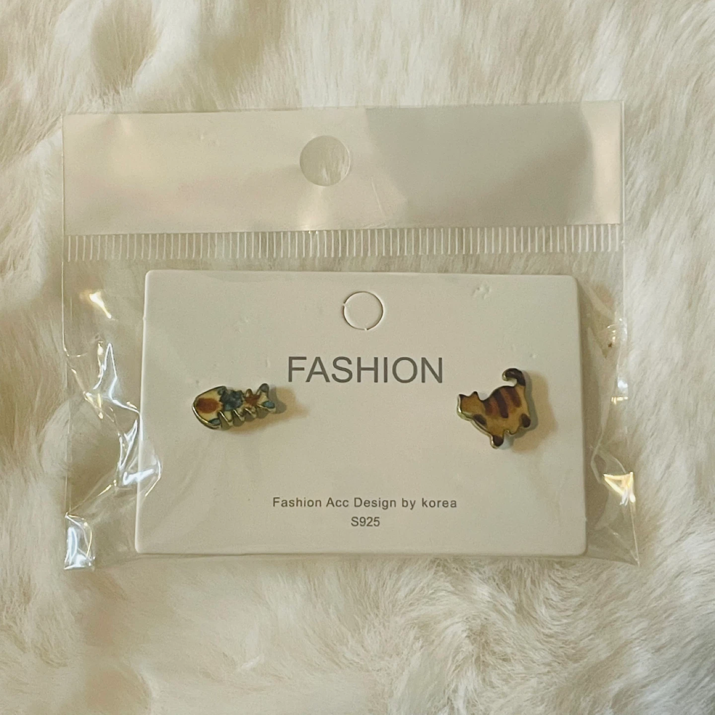 Cute Cat and Fishbone Stud Earrings - photo 2
