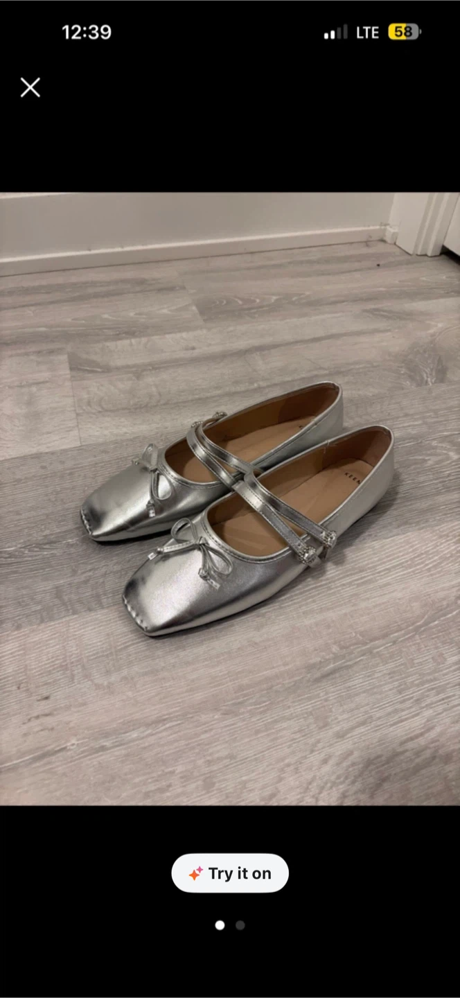 Silver Flat Shoes - size 7