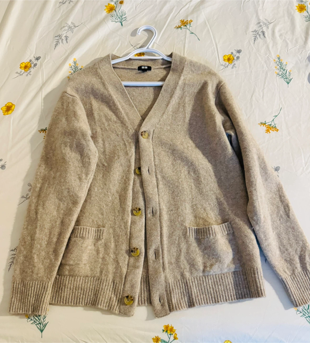 UNIQLO Soufflé Yarn V Neck Cardigan - XL Beige