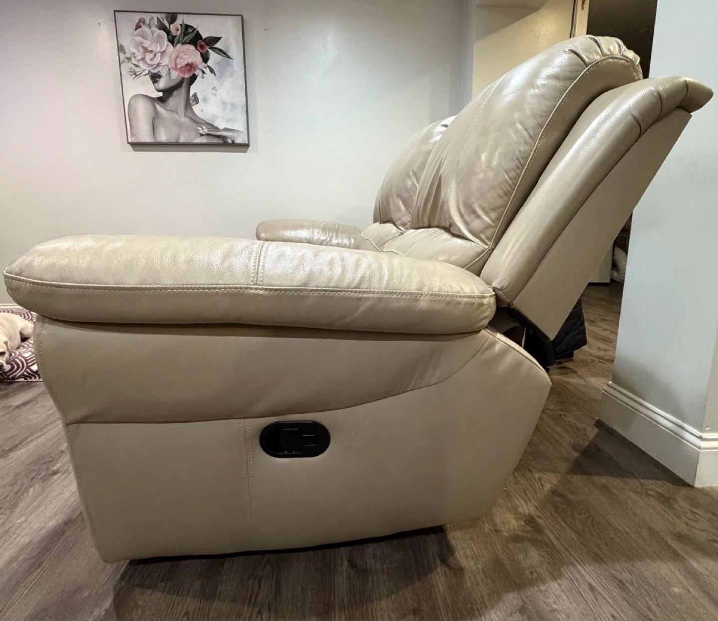 FREE Beige Leather 3-Seater Reclining Sofa - photo 3