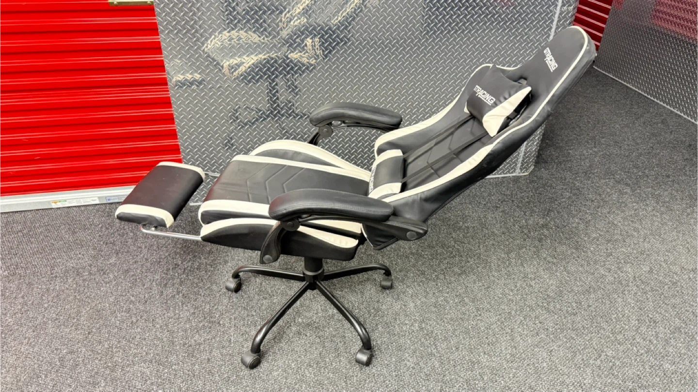 GTRACING Gaming Chair with Footrest - photo 4