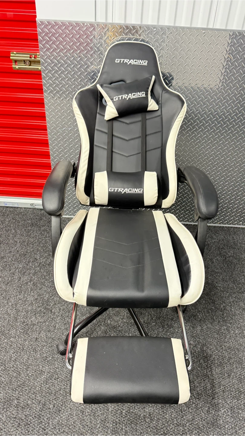 GTRACING Gaming Chair with Footrest - photo 3