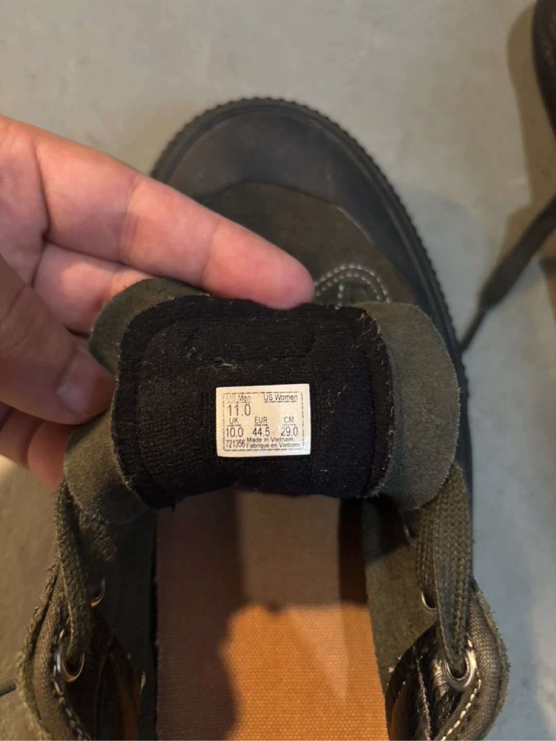 Vans Men's Size 11 US Sneakers