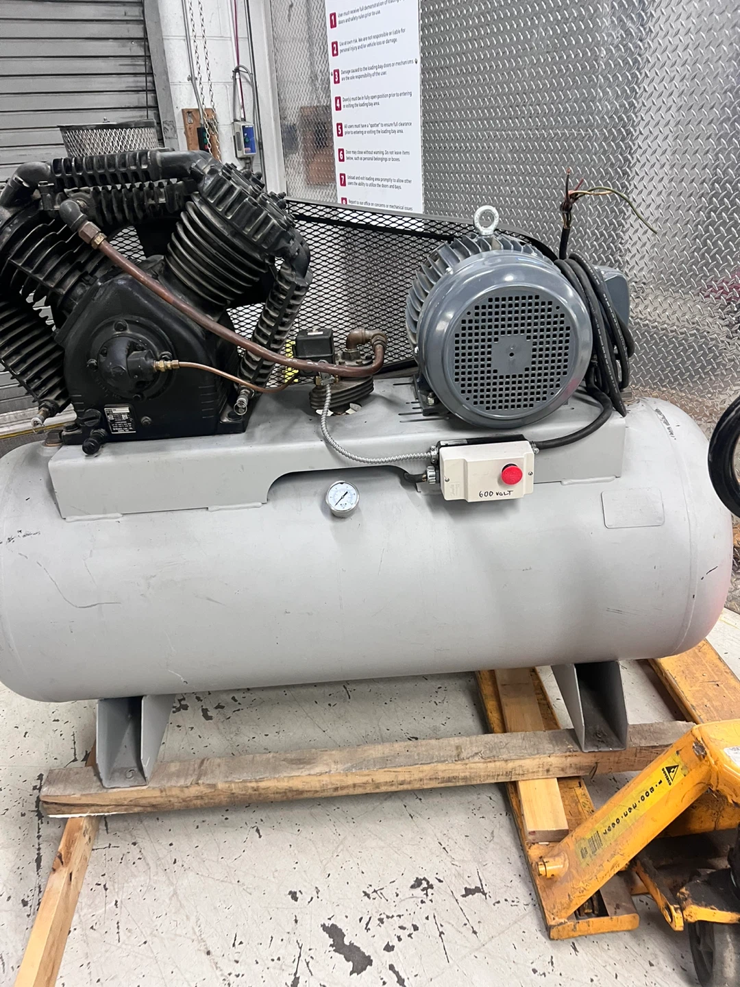 Industrial Air Compressor - photo 2