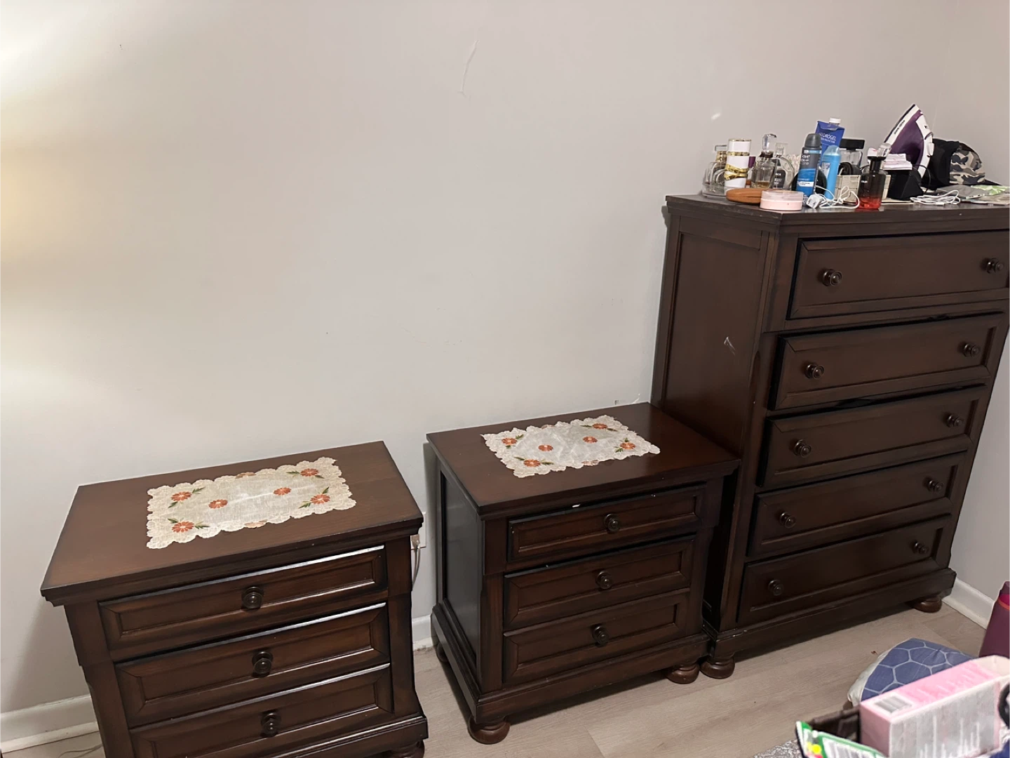 Dark Wood Bedroom Set - Dresser, Mirror & 2 Nightstands