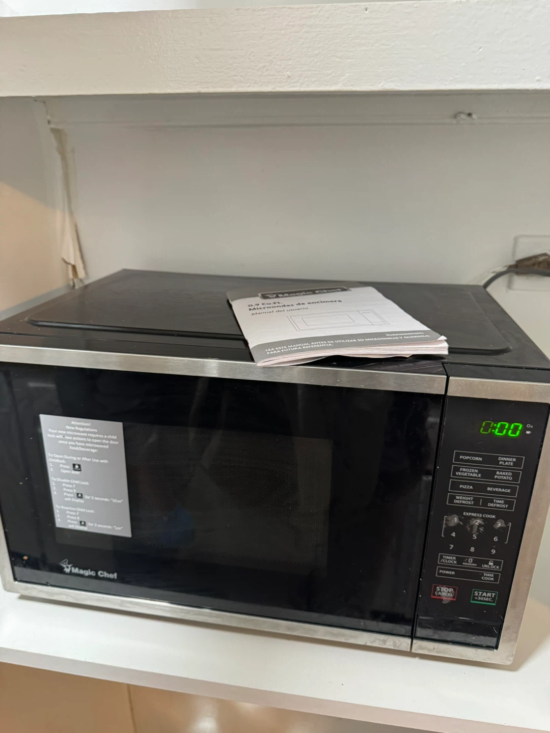 Magic Chef 0.9 Cu. Ft. Countertop Microwave - photo 3