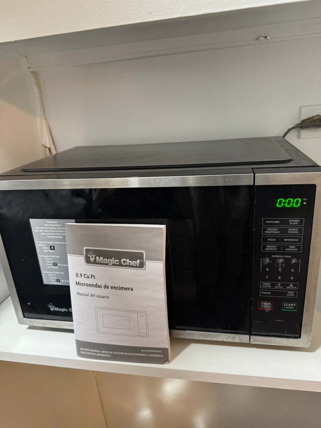 Magic Chef 0.9 Cu. Ft. Countertop Microwave - photo 2