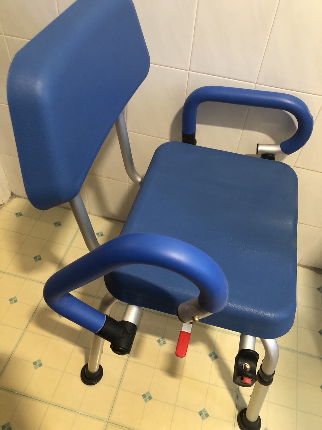🥕 iLIVING Swivel Shower Chair with Padded Seat and Back - photo 4