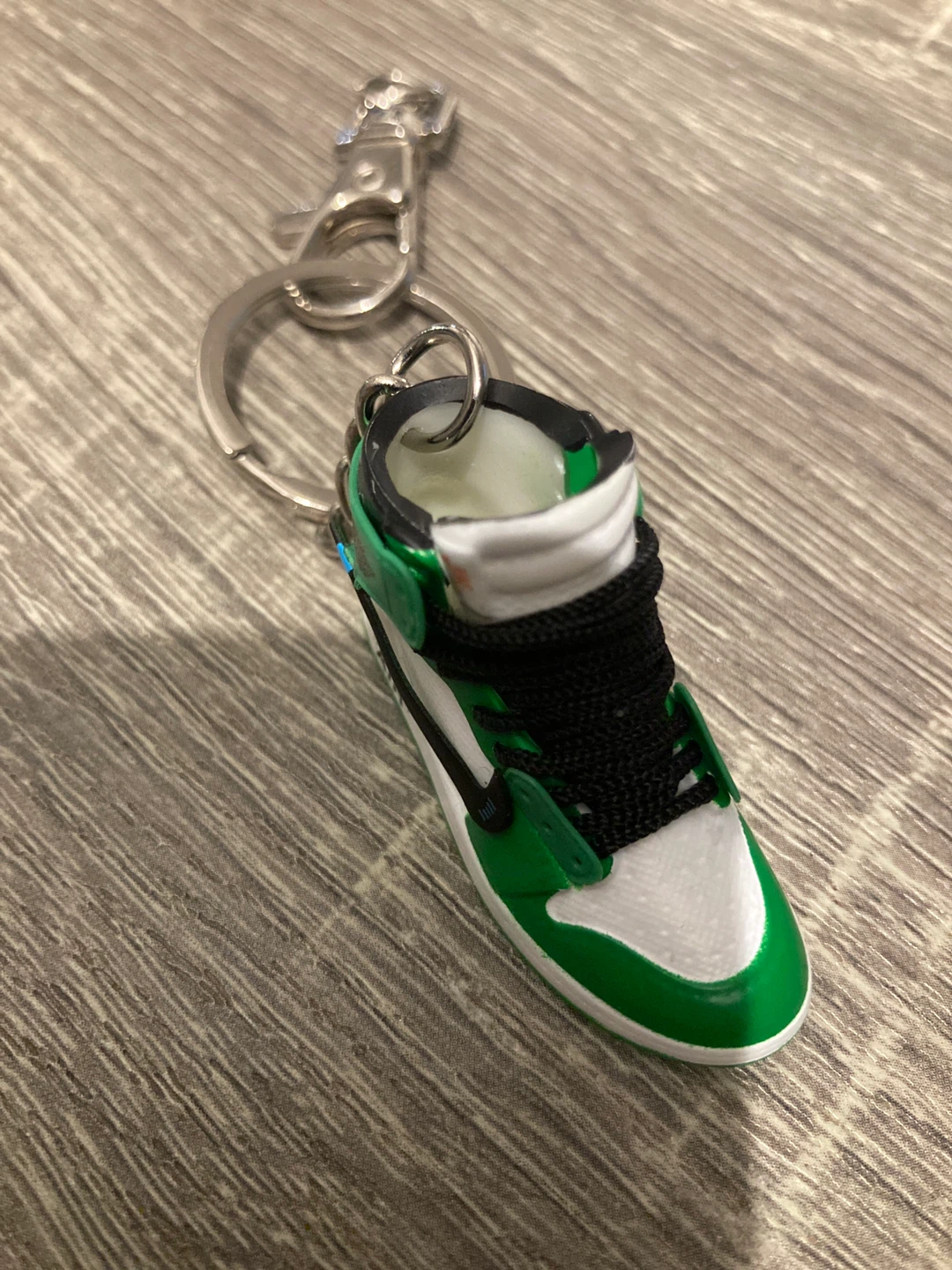 Sneaker Keychain - Green and White - photo 2