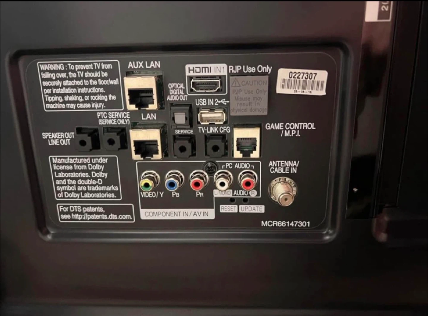 LG 49" TV - photo 2