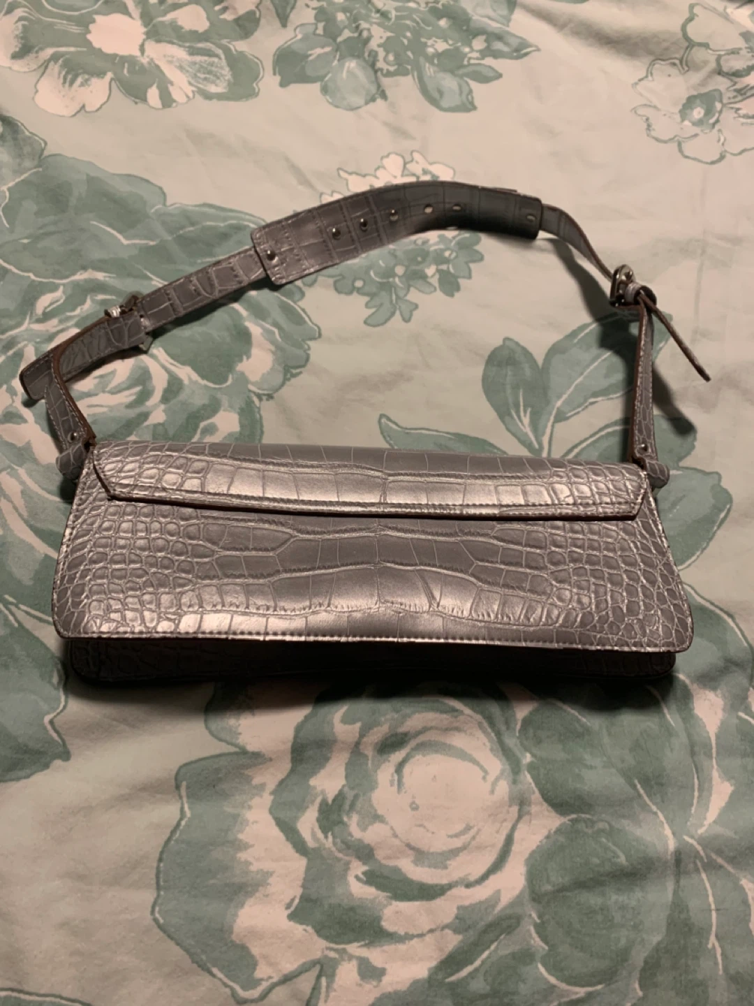 Silver Guess Crocodile Embossed Shoulder Bag - photo 2
