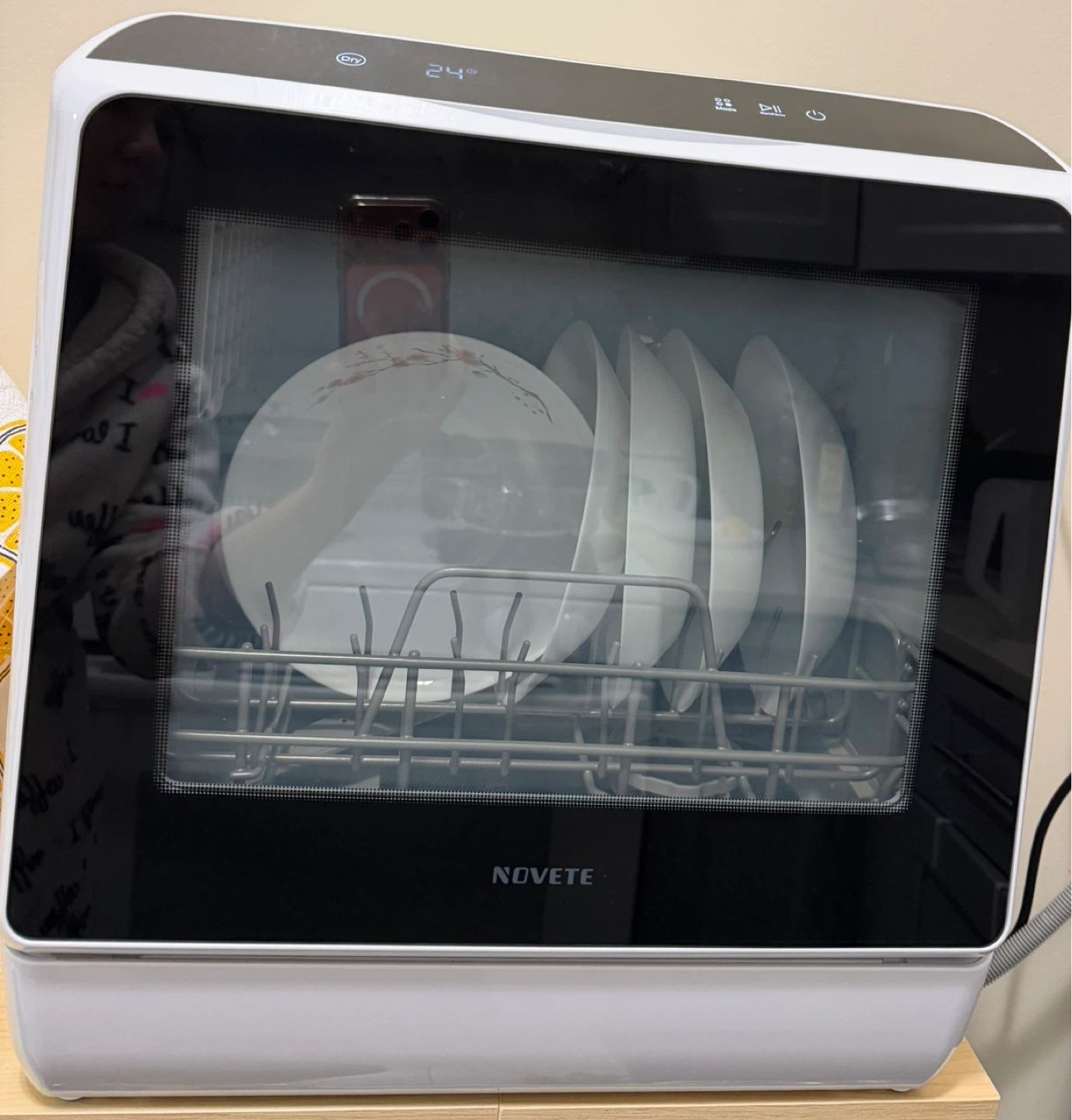 NOVETE Compact Countertop Dishwasher