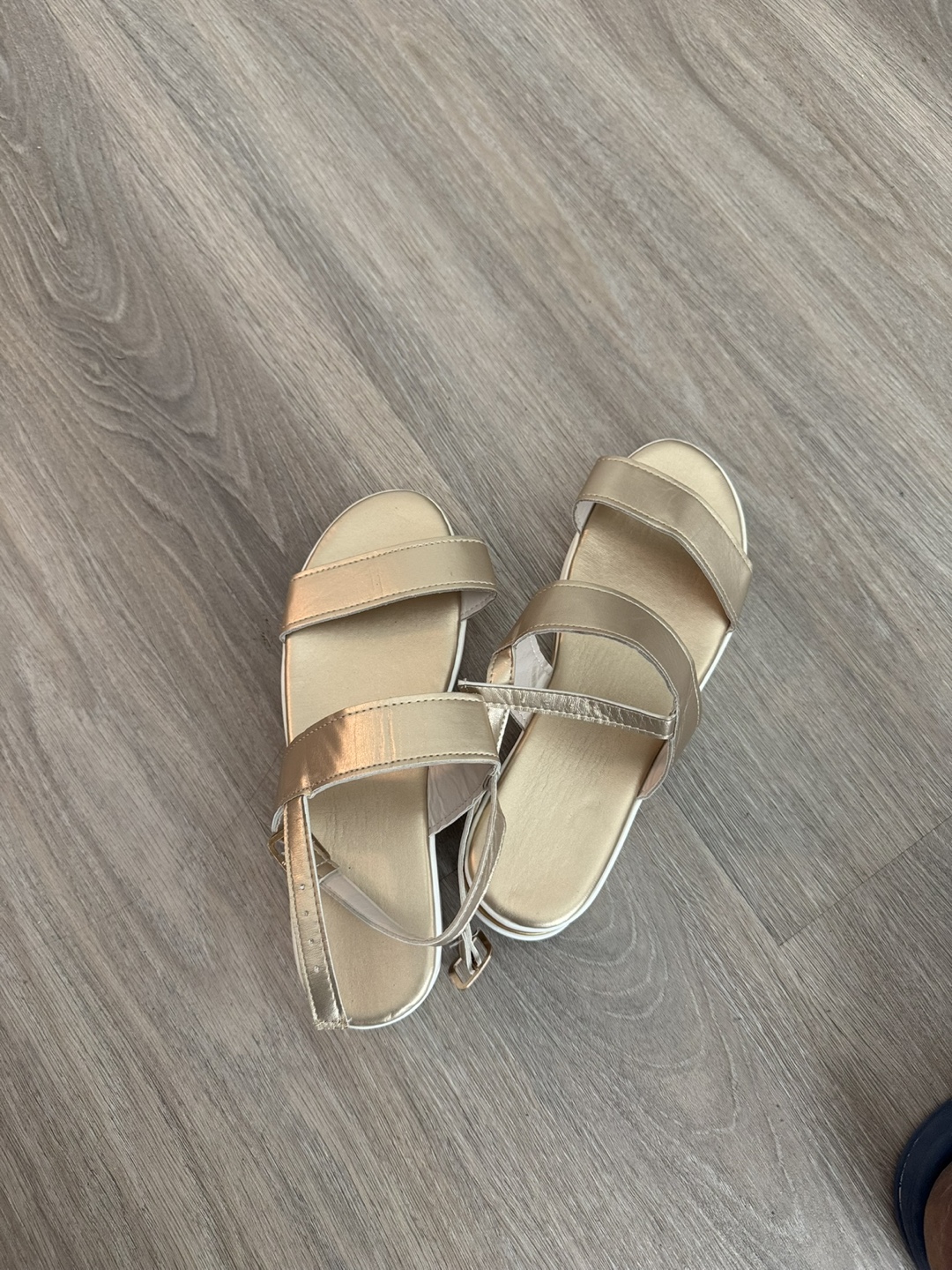 Cute sandals for summer (gold colour) - photo 4