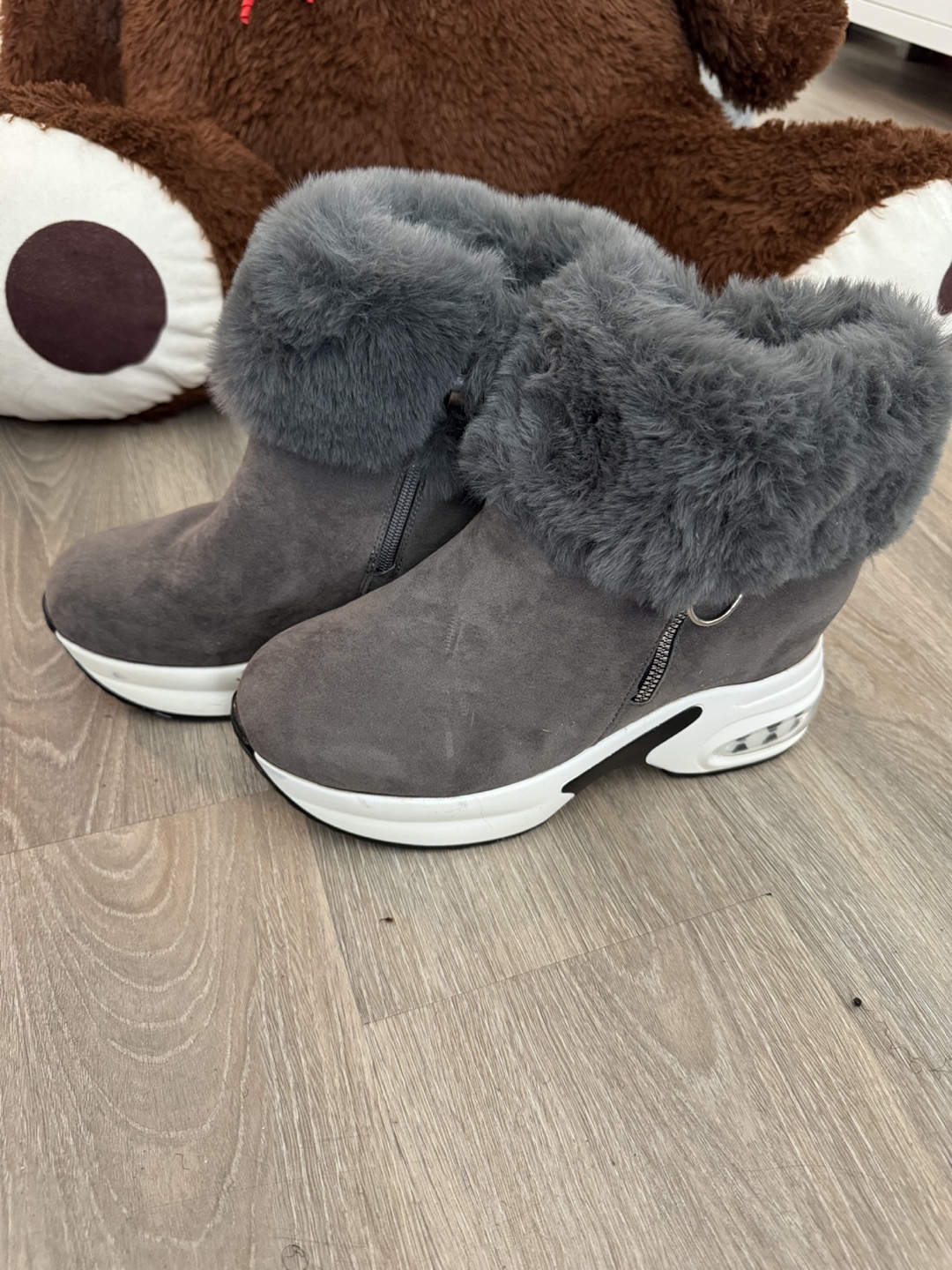 Women's Grey Faux Fur Lined Winter Boots Size 43