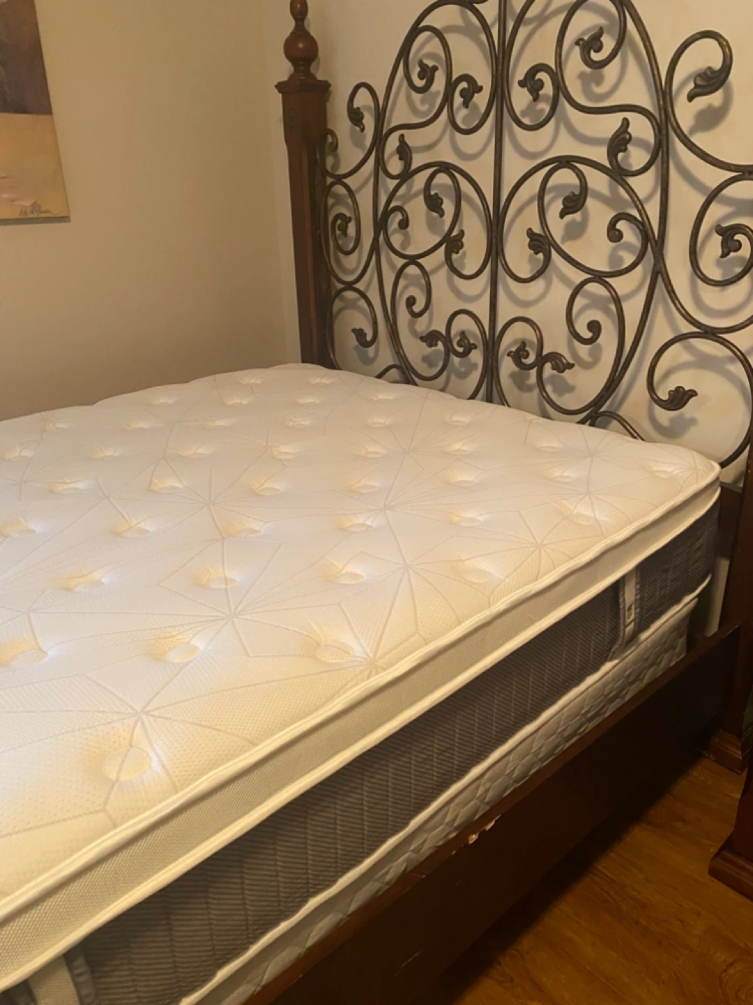 New Queen mattress. Only 6 months old