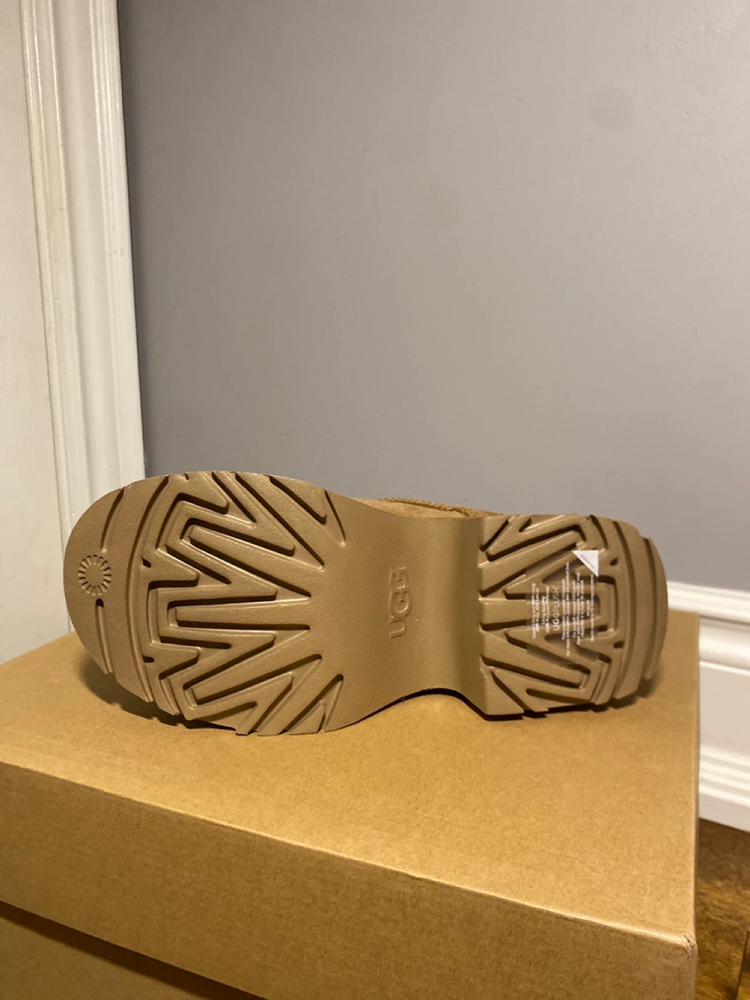UGG W Classic Ultra Mini New Heights Platform Boots Size 9 - photo 2