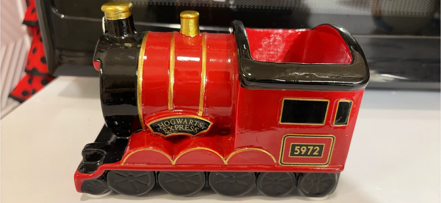 Vintage design Harry Potter Hogwarts Express Train Collectible