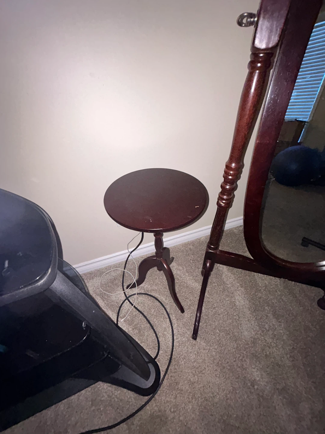 Wooden Mirror and Accent Table Set - photo 3
