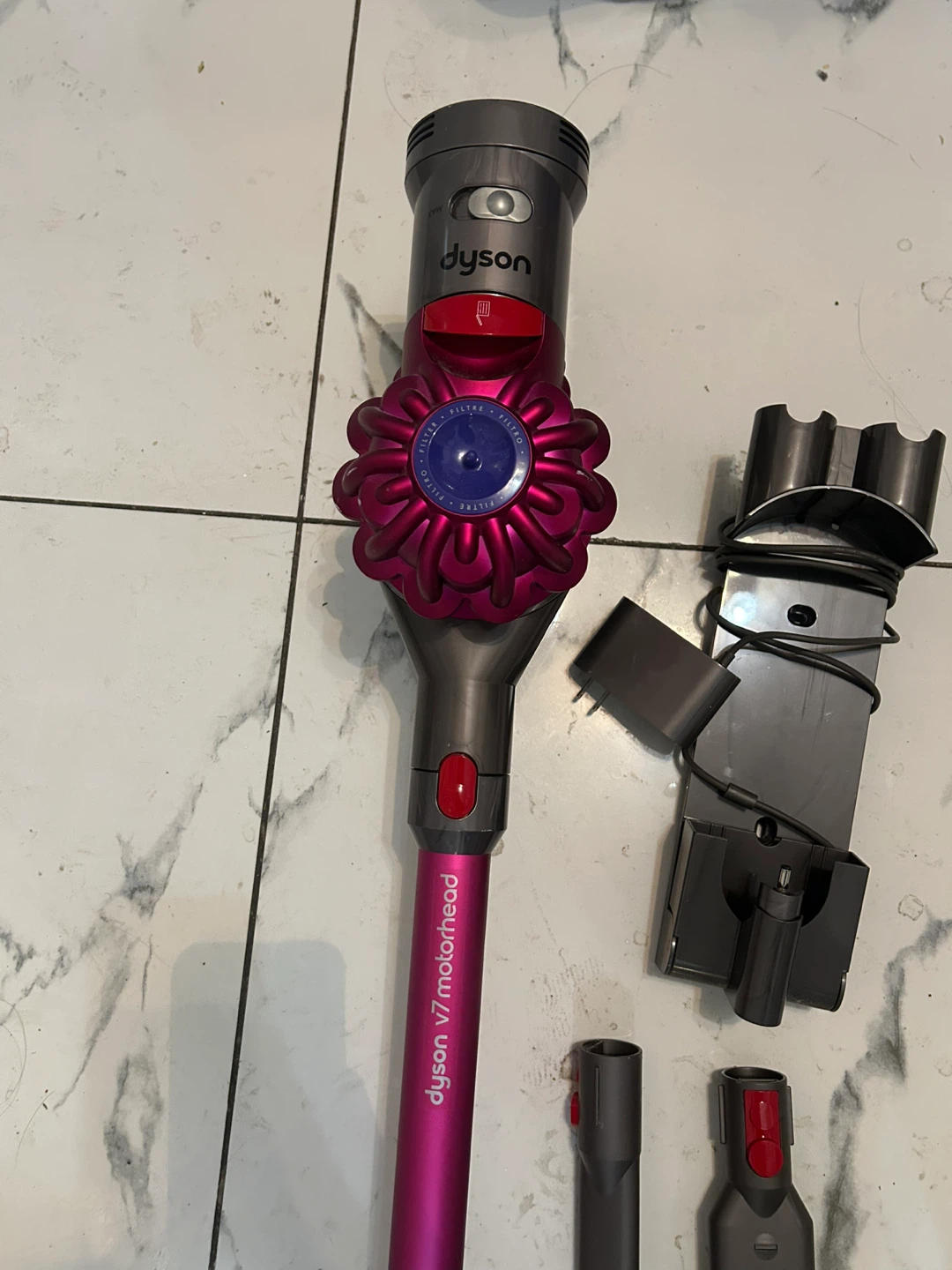 Dyson V7 Motorhead Cordless Vacuum Cleaner - Pink