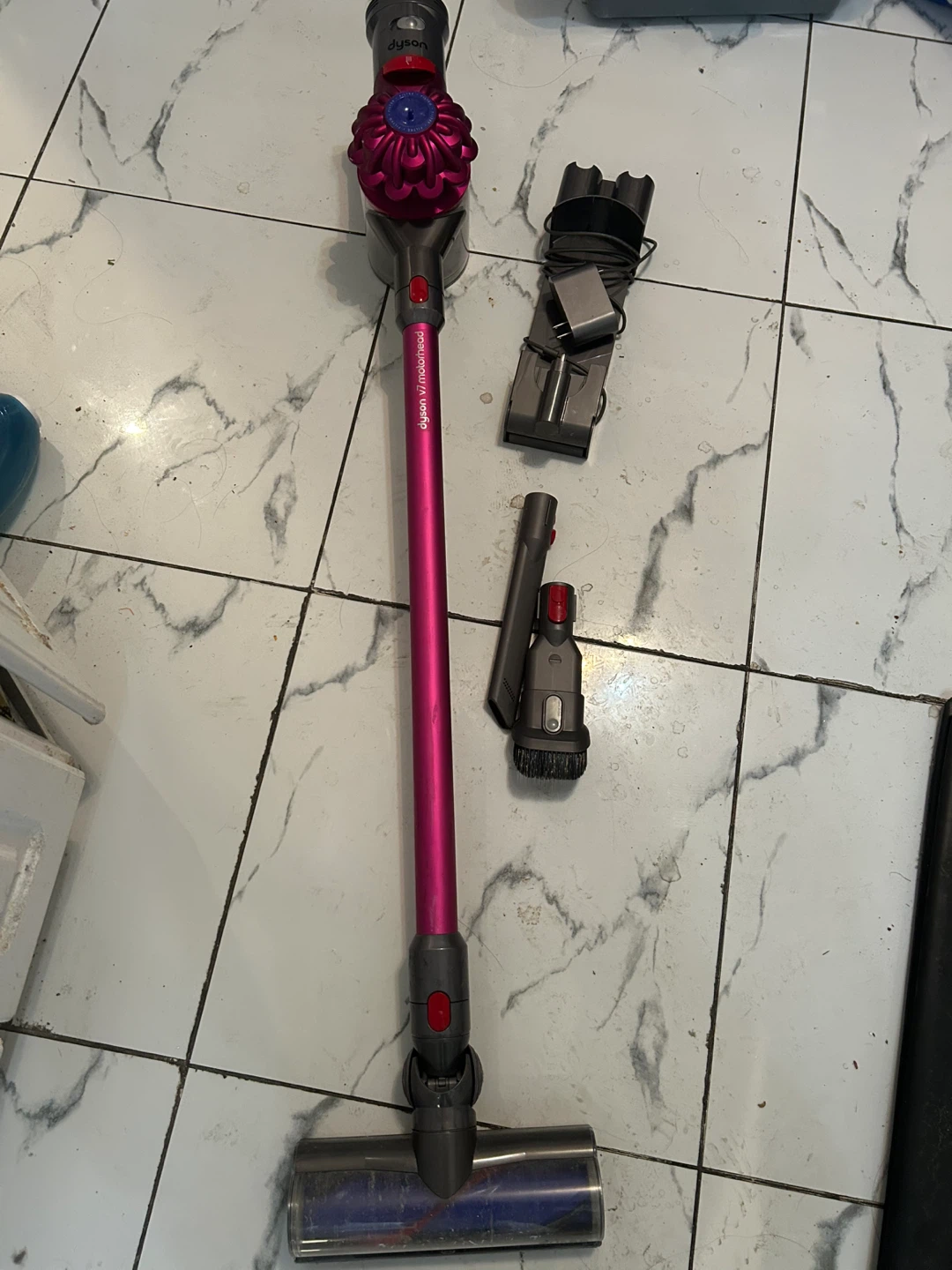 Dyson V7 Motorhead Cordless Vacuum Cleaner - Pink - photo 3