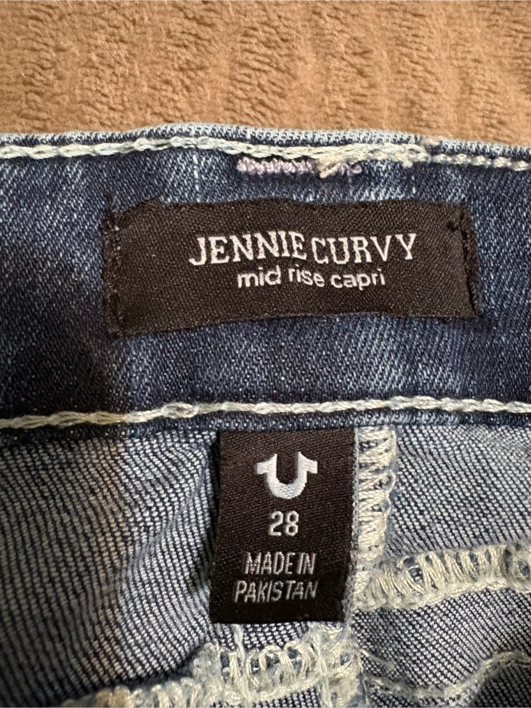 True Religion Jennie Curvy Mid Rise Capri Jeans Size 28 - photo 4