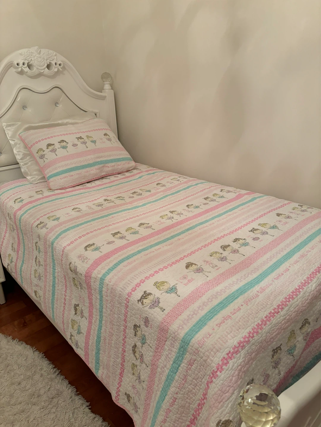 Twin Reversible Ballerina Quilt with Pillow sham.