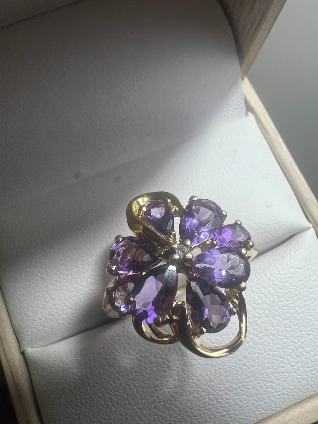14 k Gold Amethyst Flower Ring with Diamond Accent - photo 3